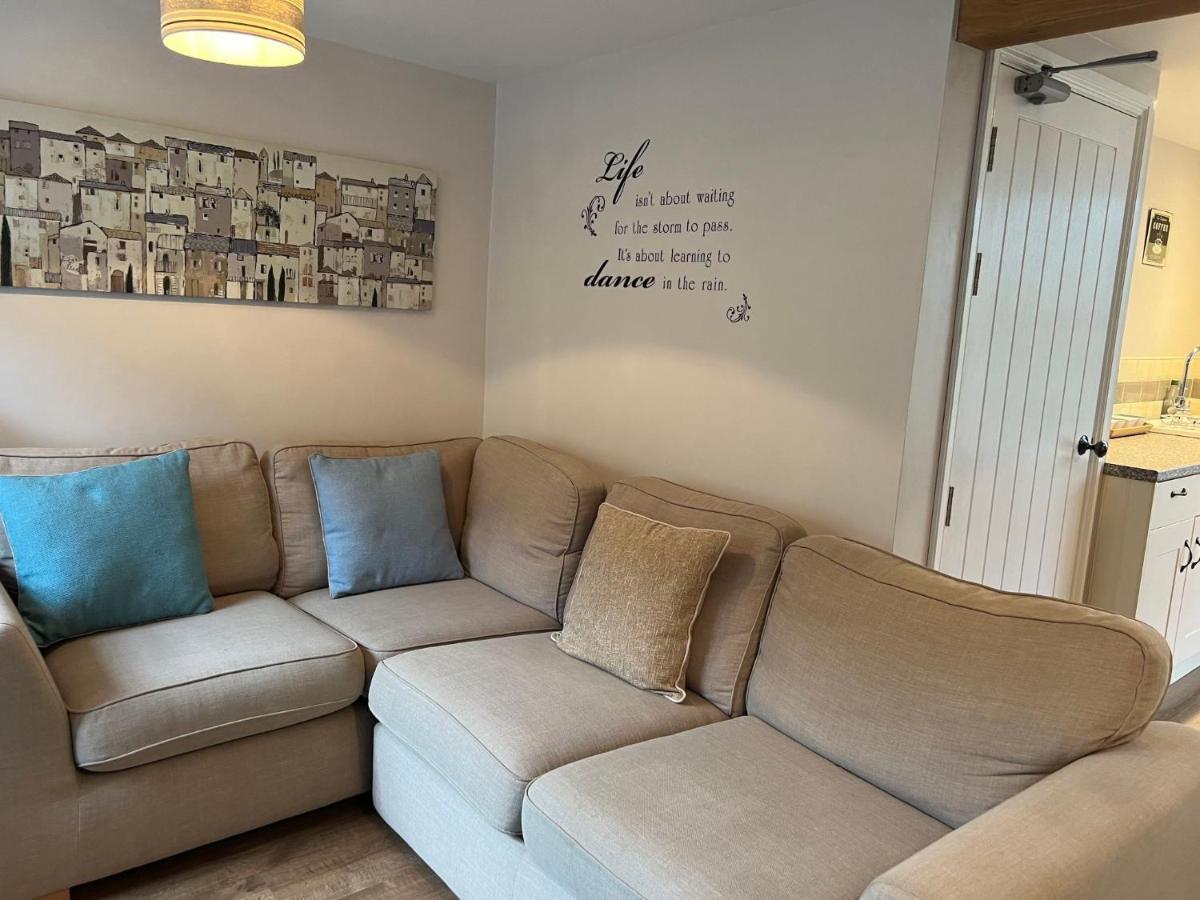 Holiday Home Cherry Orchard House By Interhome เมวากิสซีย์ ภายนอก รูปภาพ